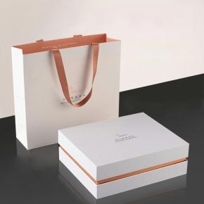Luxury Custom Packing Box With Paper Bags
